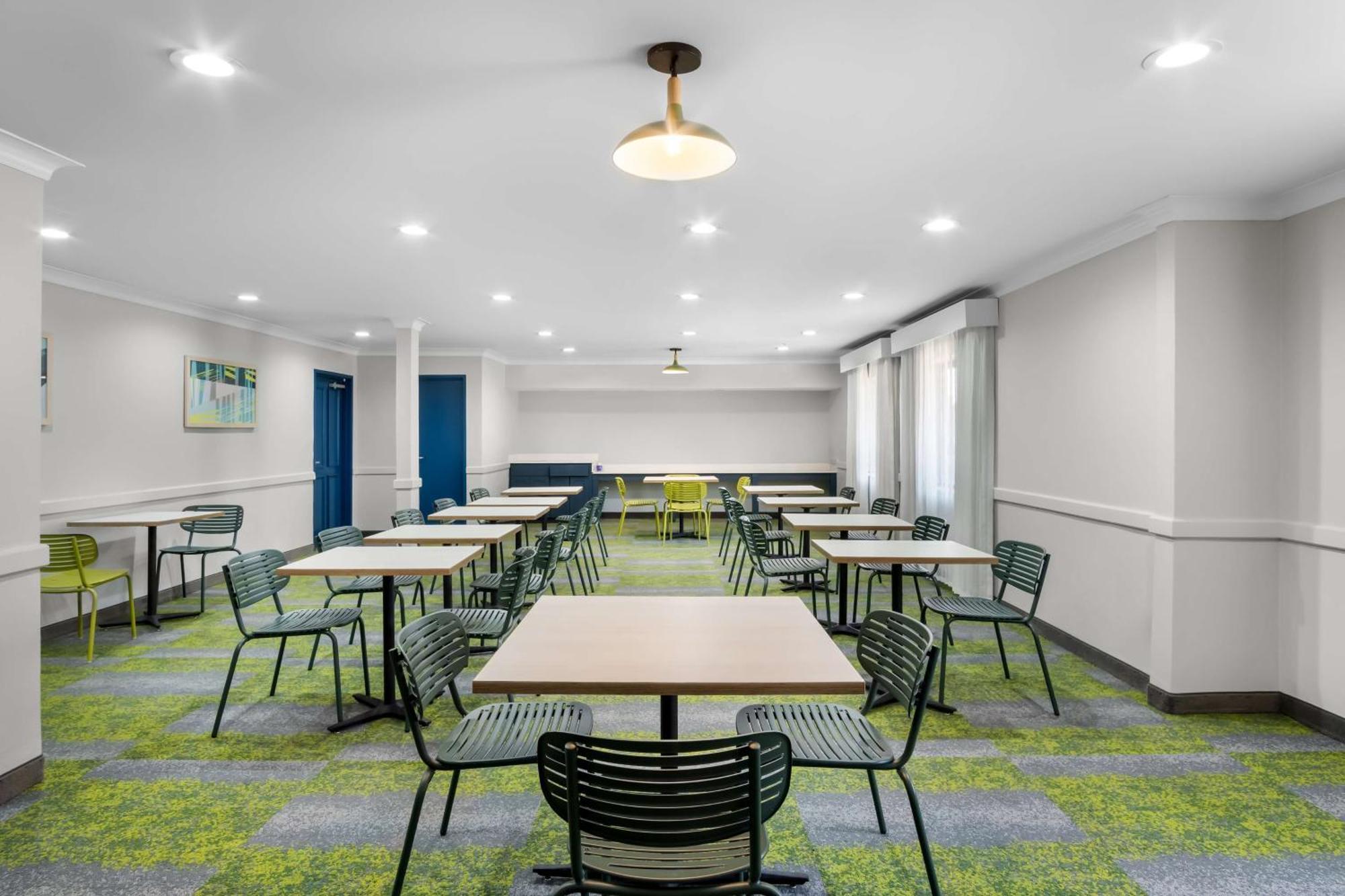 Spark By Hilton Grapevine Dfw North Exterior photo