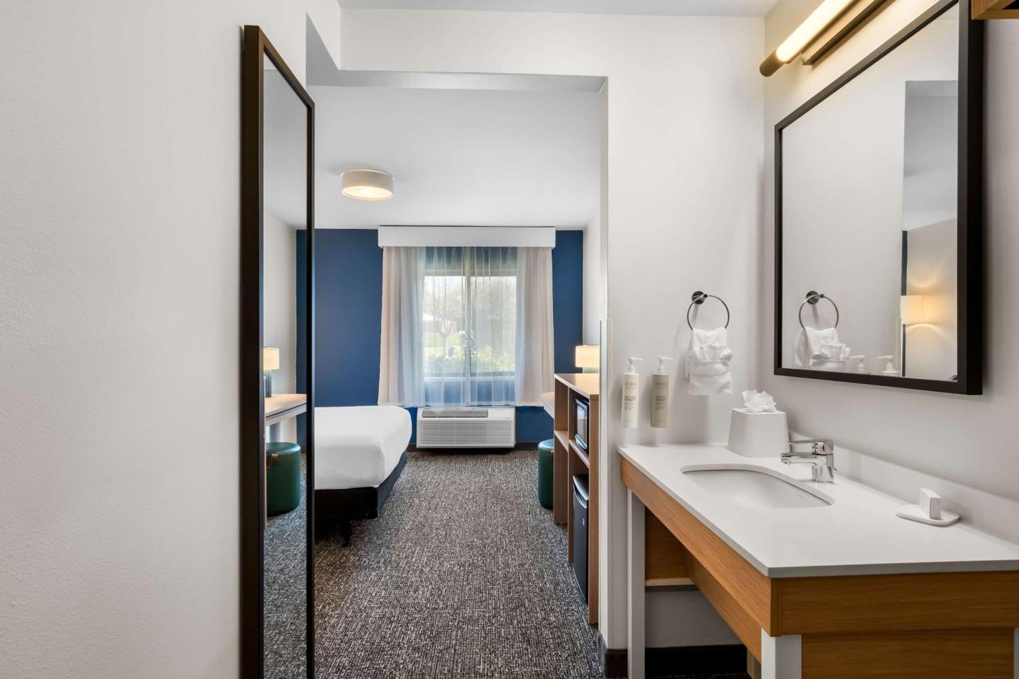 Spark By Hilton Grapevine Dfw North Exterior photo